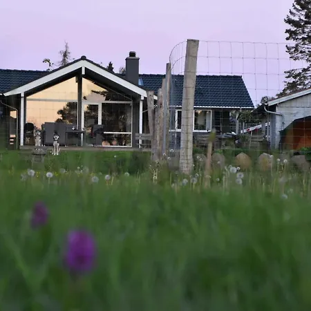 Front-row Summerhouse With View And Big Garden Tatil Evi *
